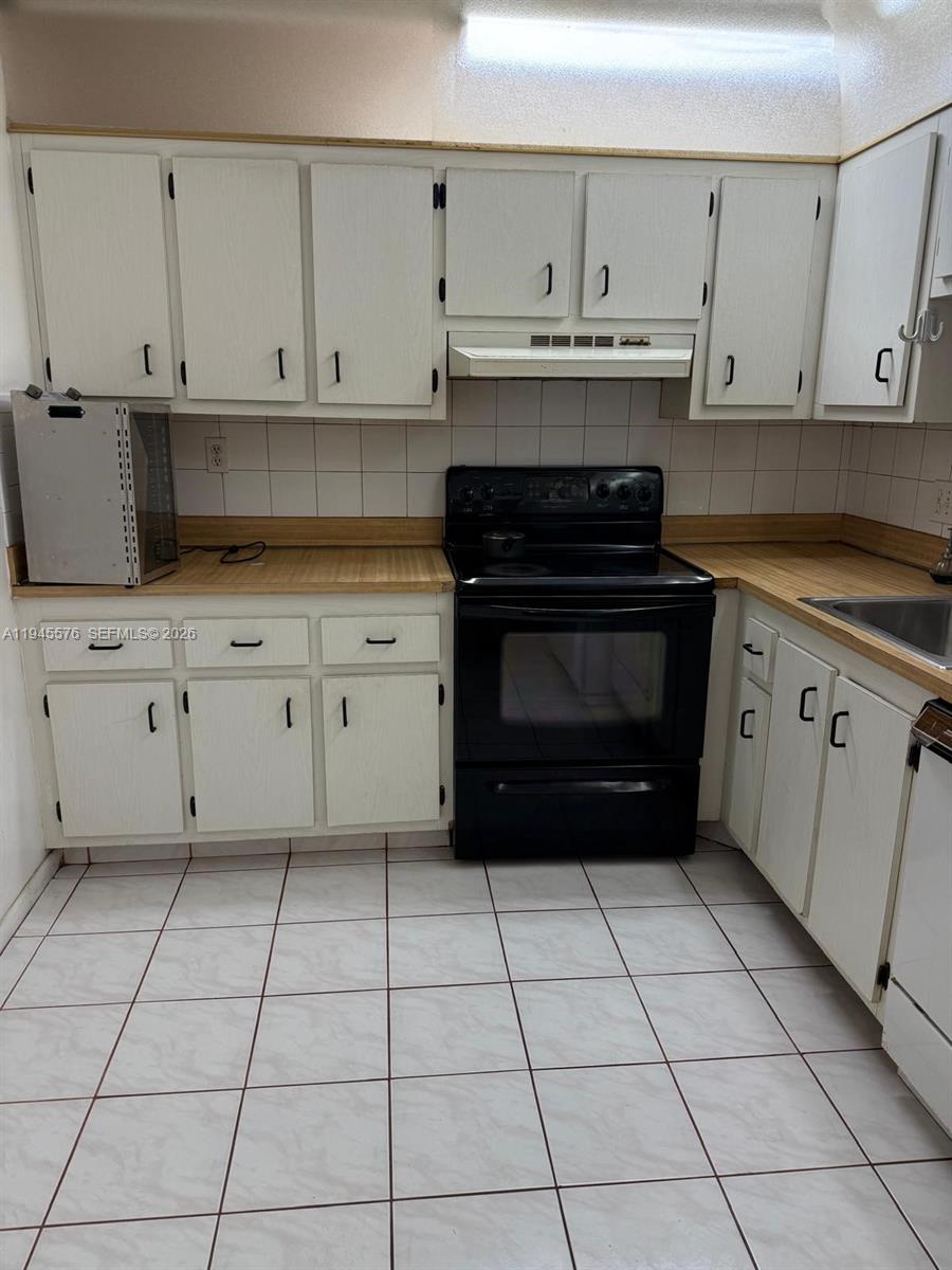 SOMERSET AT LAUDERDALE LA - Residential