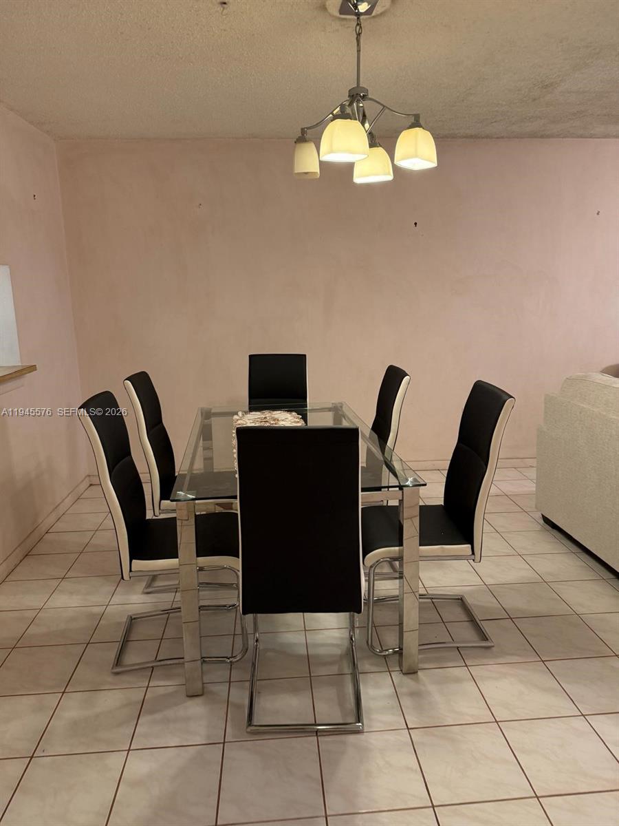 SOMERSET AT LAUDERDALE LA - Residential