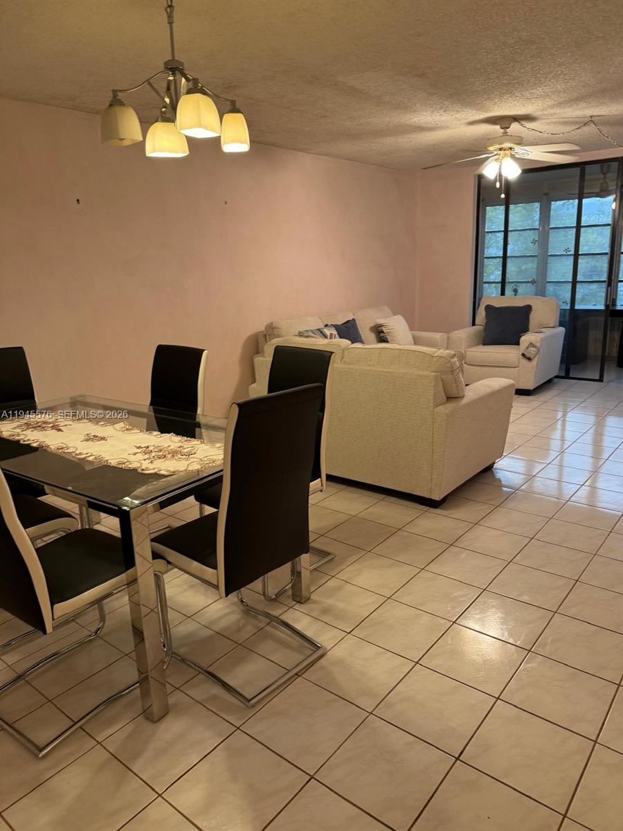 SOMERSET AT LAUDERDALE LA - Residential