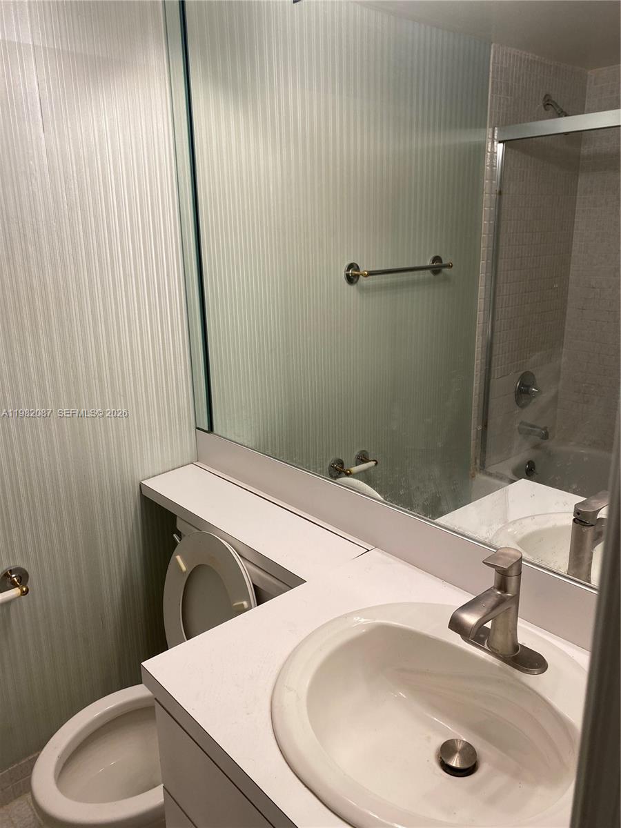 DESOTO PARK NORTH CONDO - Residential Lease