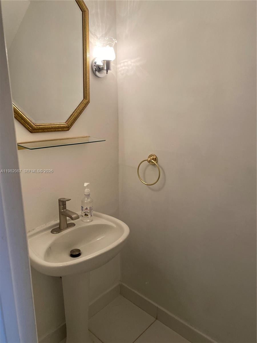 DESOTO PARK NORTH CONDO - Residential Lease