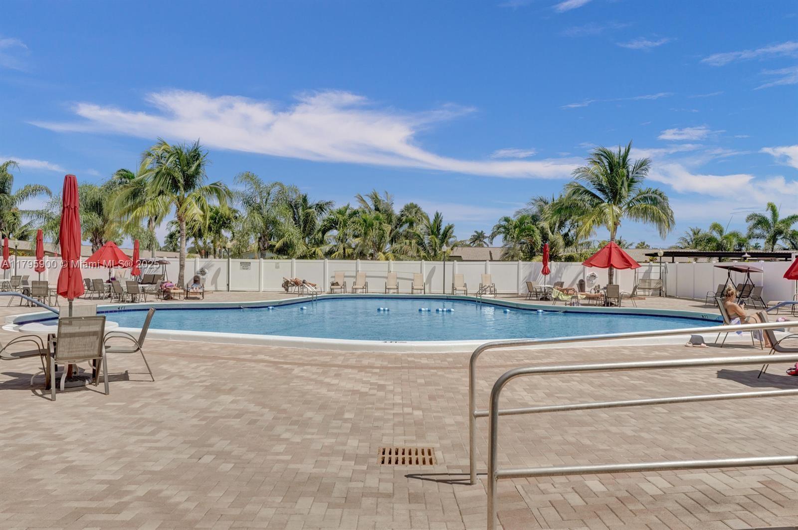 CRESTHAVEN VILLAS CONDO 2 - Residential