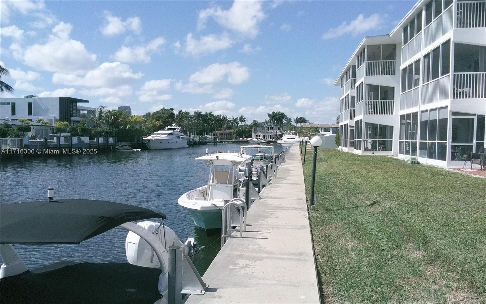ISLE OF PARADISE CO-OP E - Residential