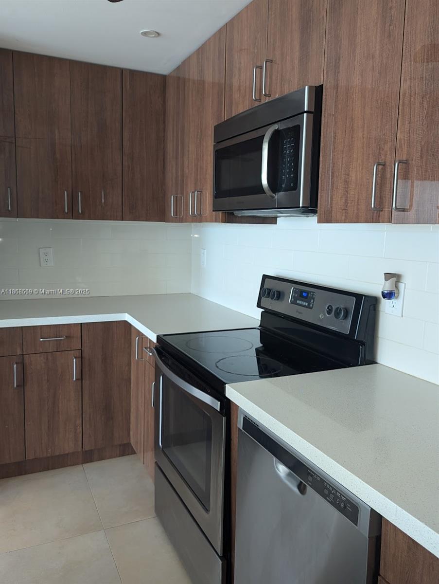 CHARTER CLUB CONDO - Residential