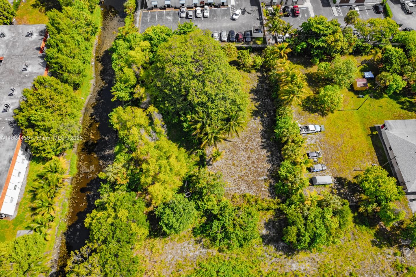 Your new Home will be a perfect fit for this amazing size lot. Over 14,000 sq ft and in an amazing location. Just minutes to I75, Local Shopping and Dining. Suitable to build your first home, vacation home or even your investment home. This amazing lot is in a desirable community and awaits you!