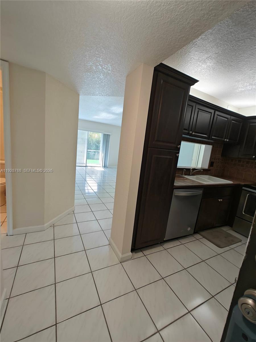 PALM VILLAGE CONDO - Residential Lease