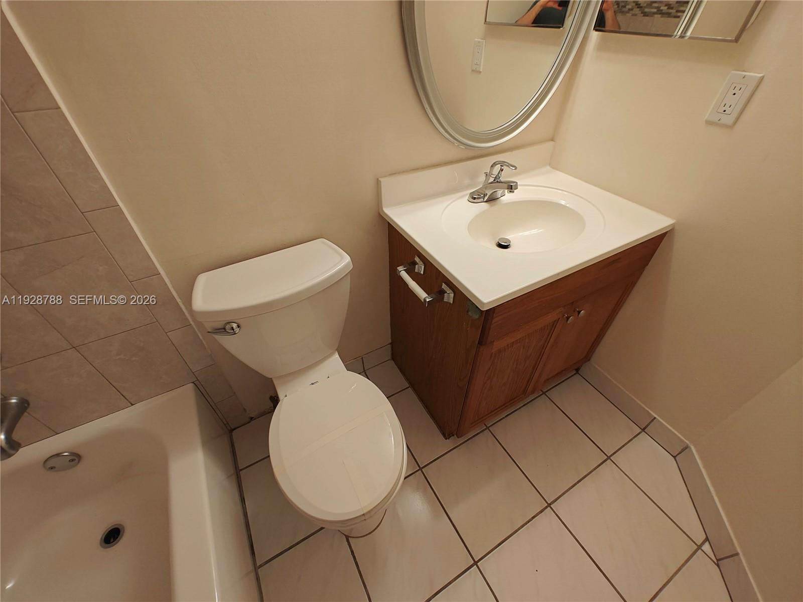 PALM VILLAGE CONDO - Residential Lease