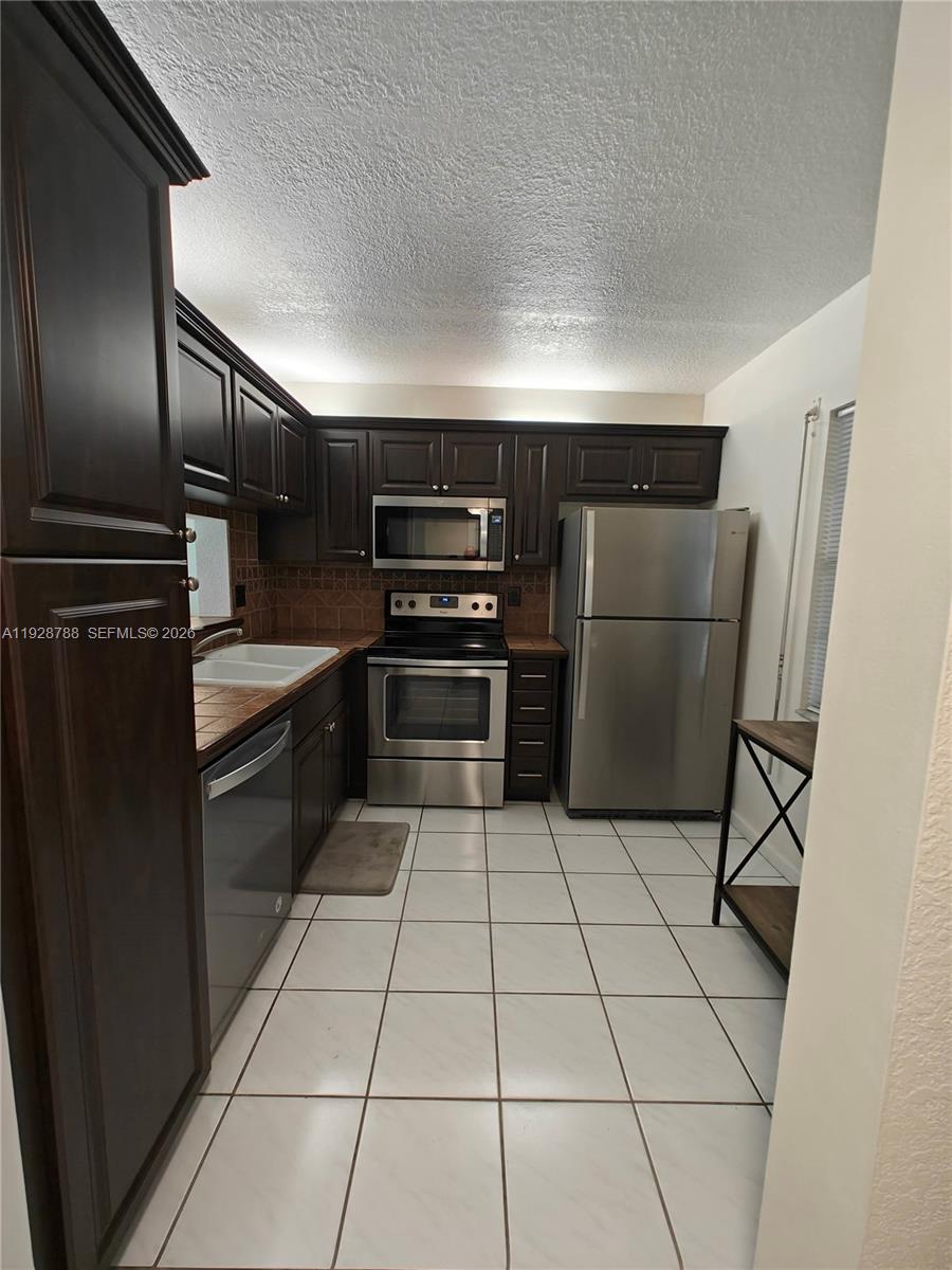 PALM VILLAGE CONDO - Residential Lease