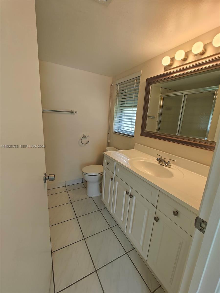 PALM VILLAGE CONDO - Residential Lease