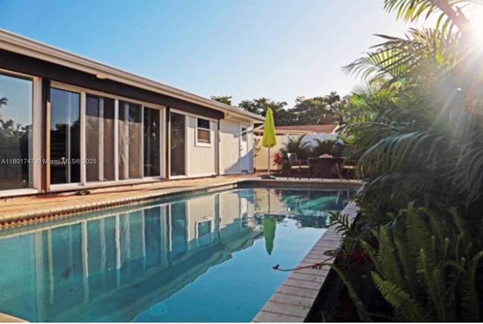 HOLLYWOOD CENTER AMEN PLA - Residential Lease