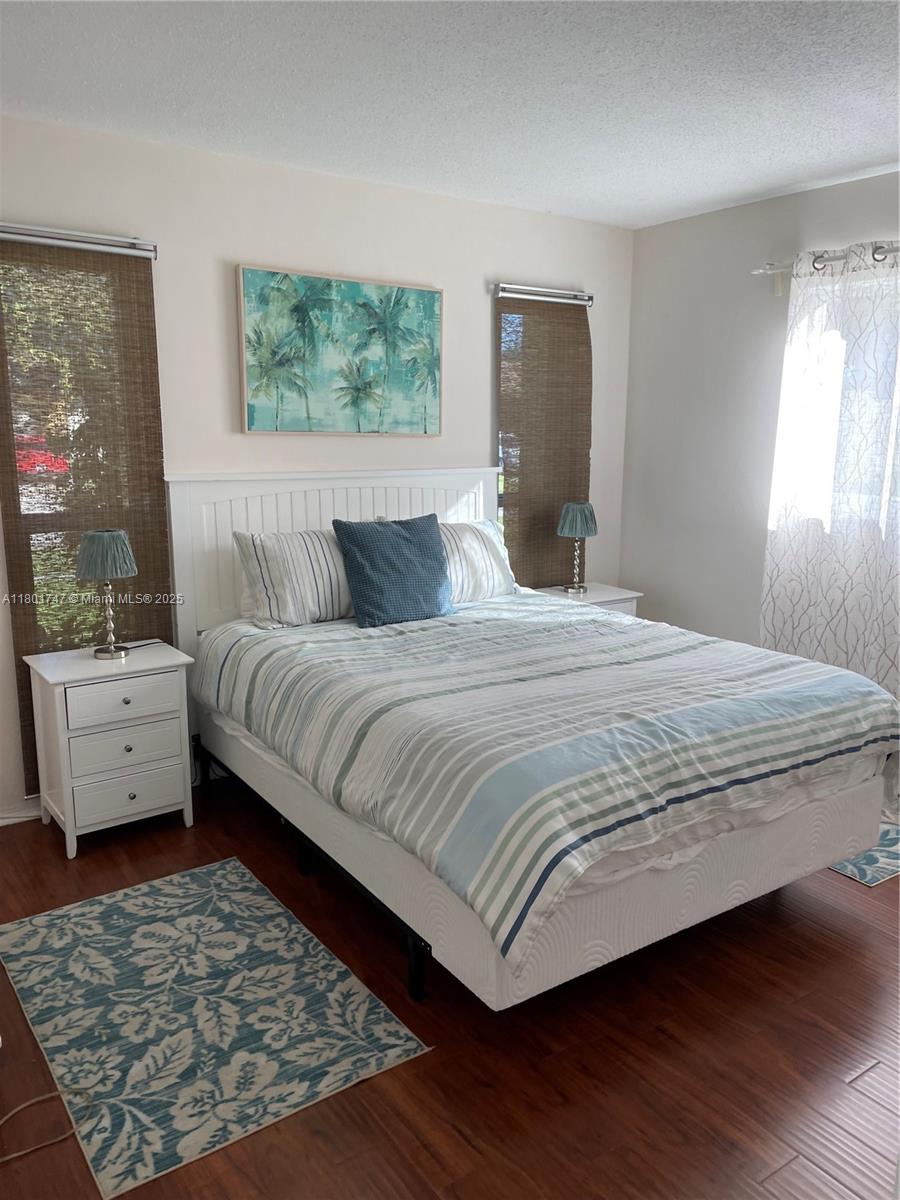 HOLLYWOOD CENTER AMEN PLA - Residential Lease