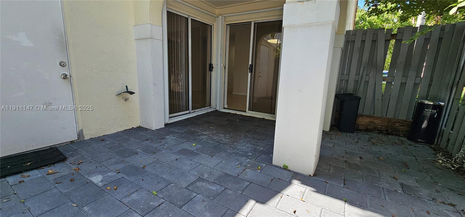 COUNTRY ISLES PHASE II - Residential Lease