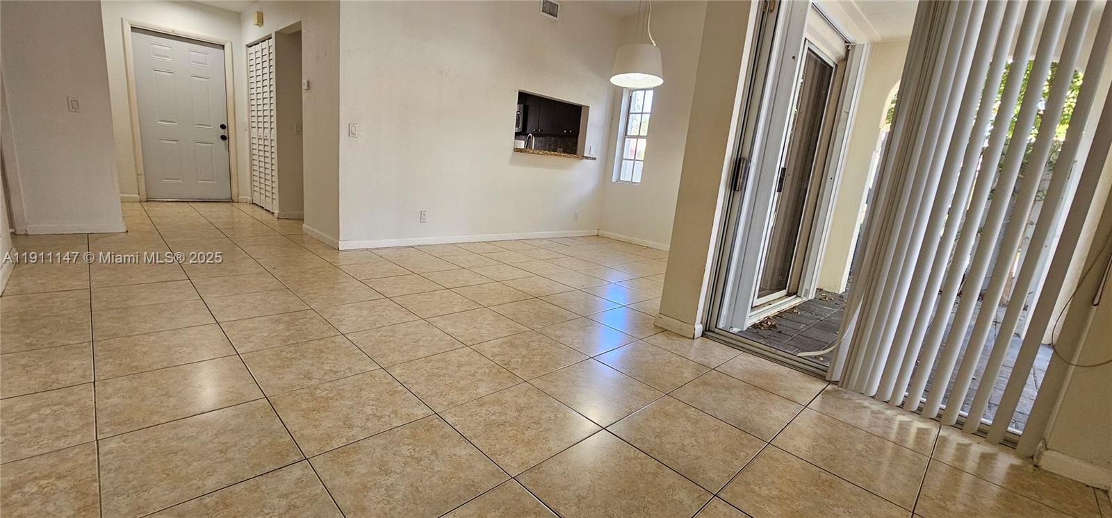 COUNTRY ISLES PHASE II - Residential Lease