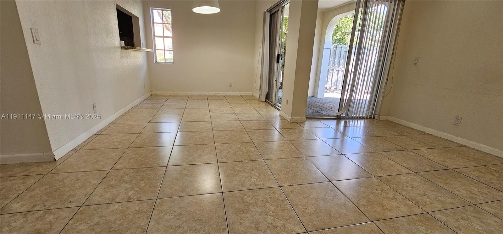 COUNTRY ISLES PHASE II - Residential Lease