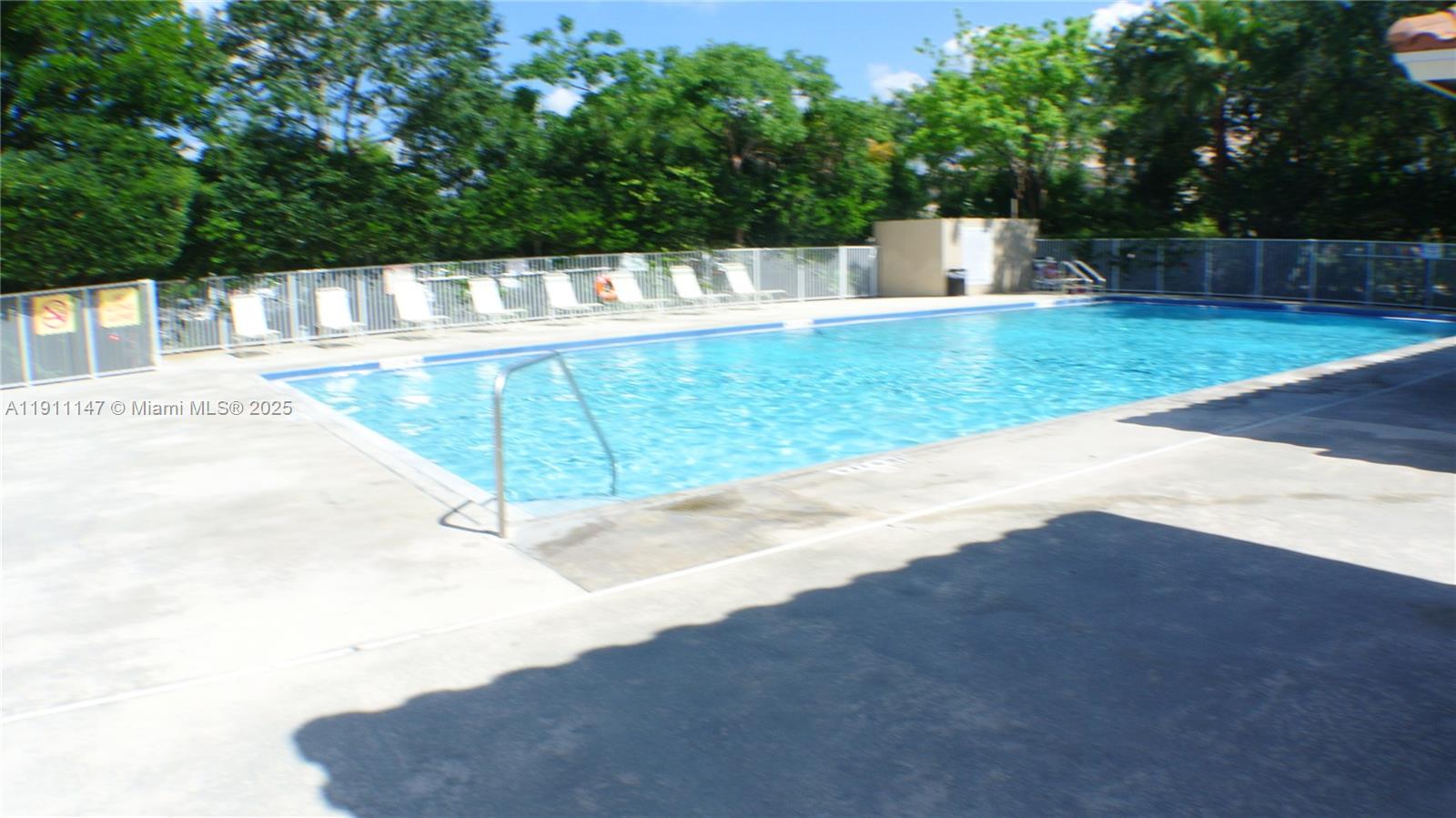 COUNTRY ISLES PHASE II - Residential Lease