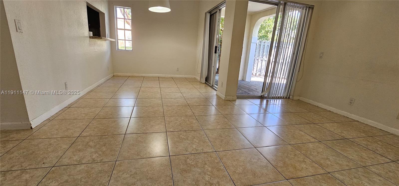 COUNTRY ISLES PHASE II - Residential Lease