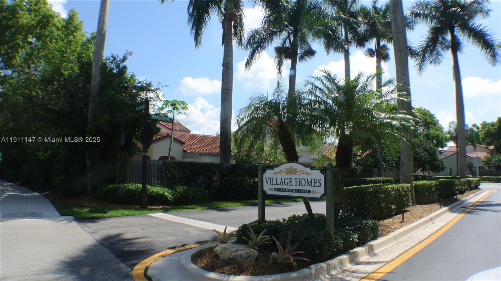 COUNTRY ISLES PHASE II - Residential Lease