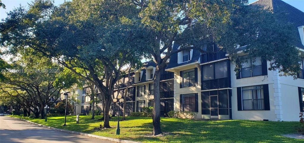 Photo of 3680 Inverrary Dr #2M, Lauderhill, FL 33319 (MLS # A12021961)
