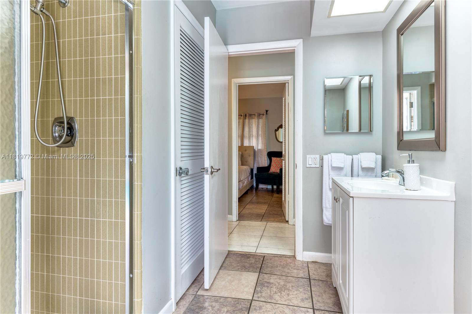 LAKE WORTH TOWN OF ADD 1 - Residential Lease