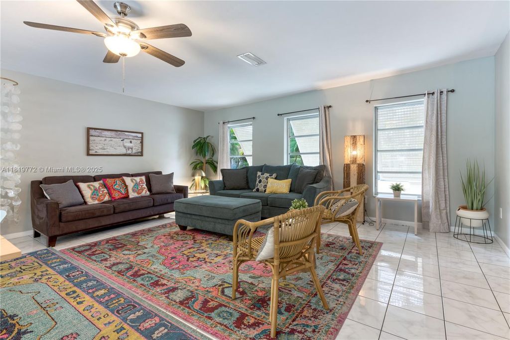 Photo of 1122 S N St, Lake Worth, FL 33460 (MLS # A11819772)