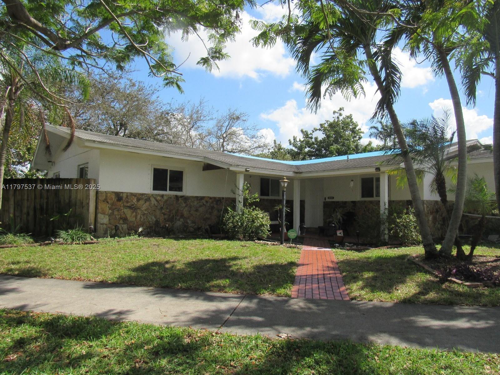 1601 Yale Dr