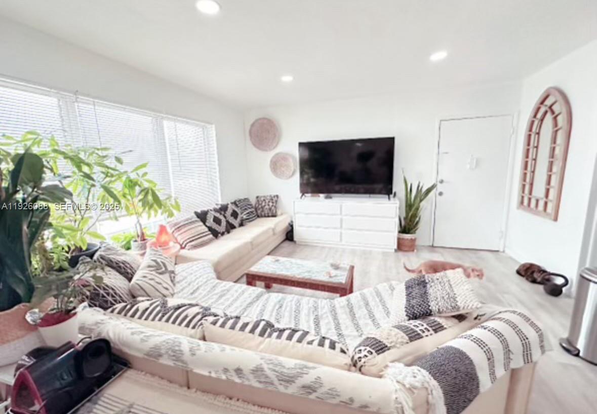 SEAWAY - Residential Lease