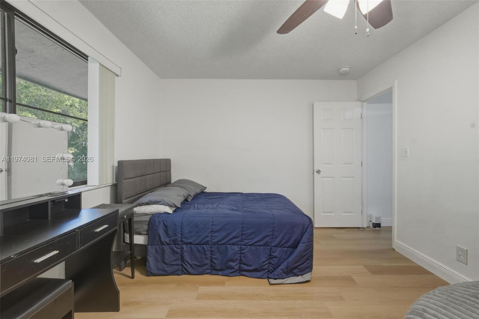 OAKWOOD ON THE GREEN COND - Residential