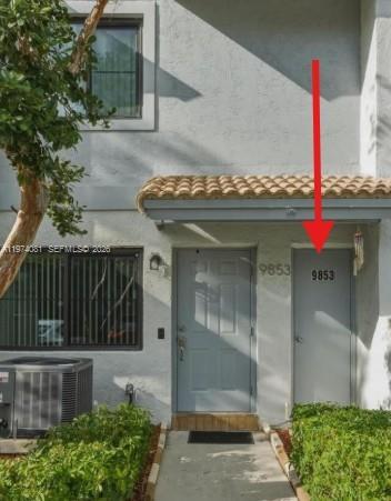 OAKWOOD ON THE GREEN COND - Residential