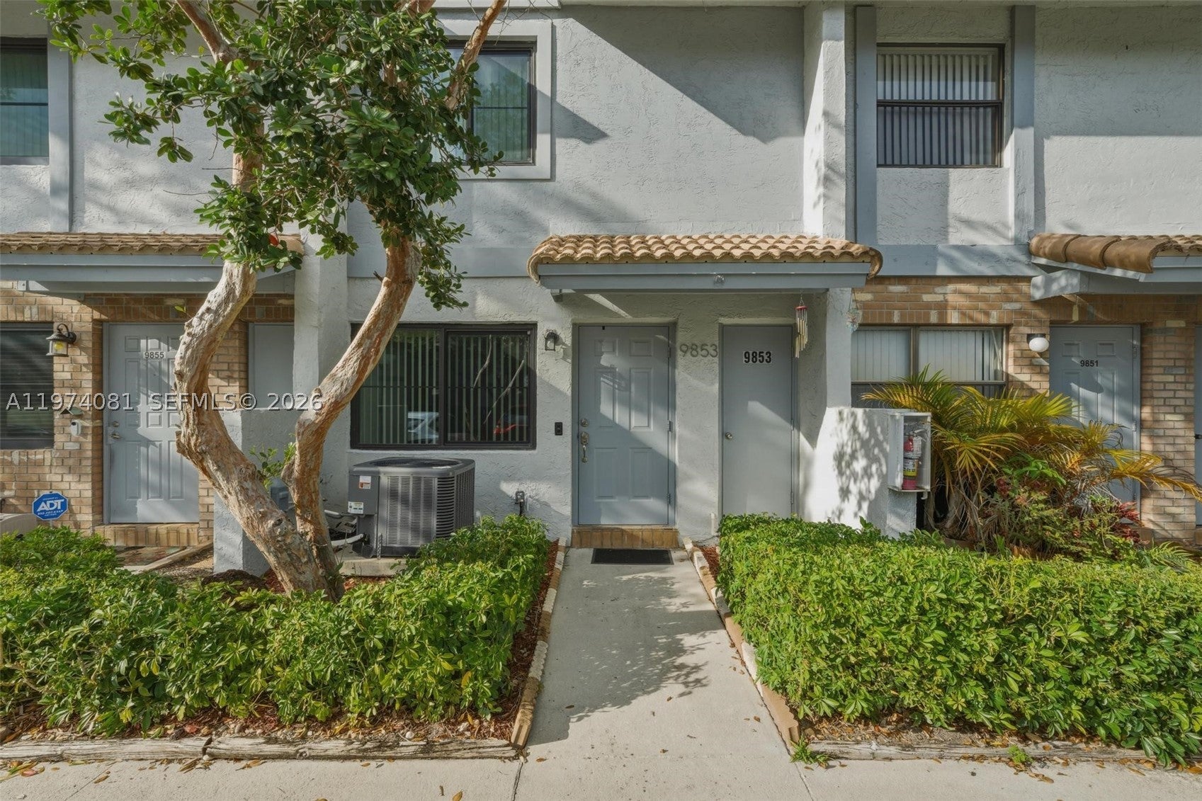 9853 Riverside Dr 824, Coral Springs FL 33071