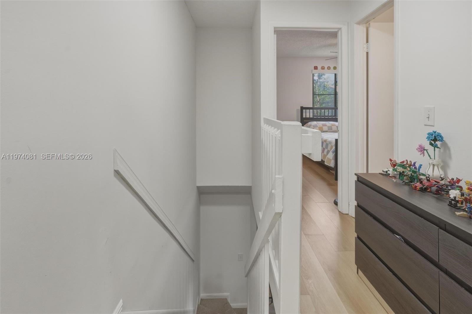 OAKWOOD ON THE GREEN COND - Residential