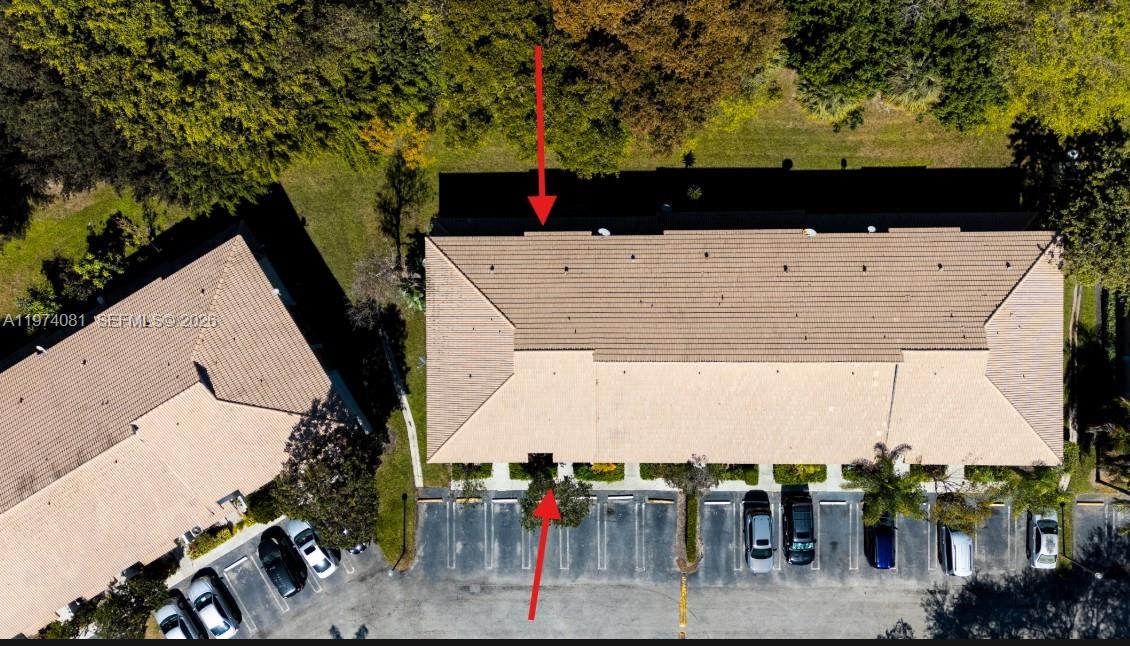 OAKWOOD ON THE GREEN COND - Residential