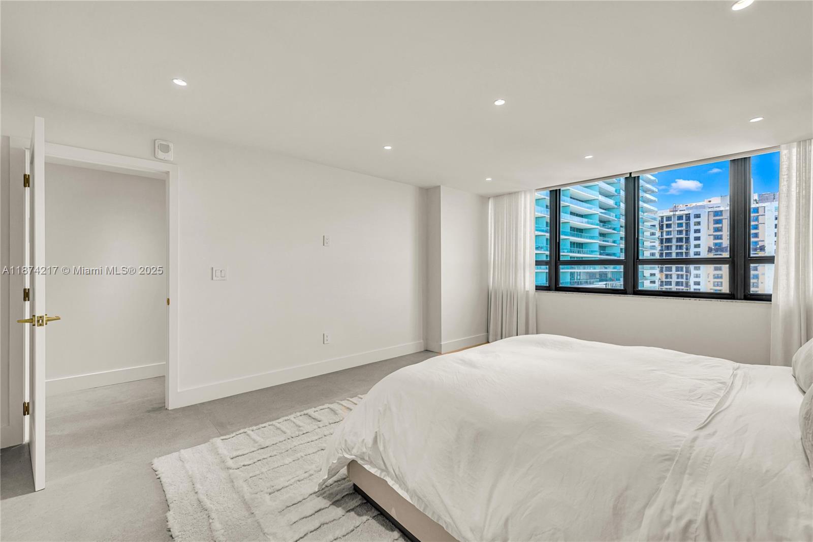 KENILWORTH CONDO - Residential Lease