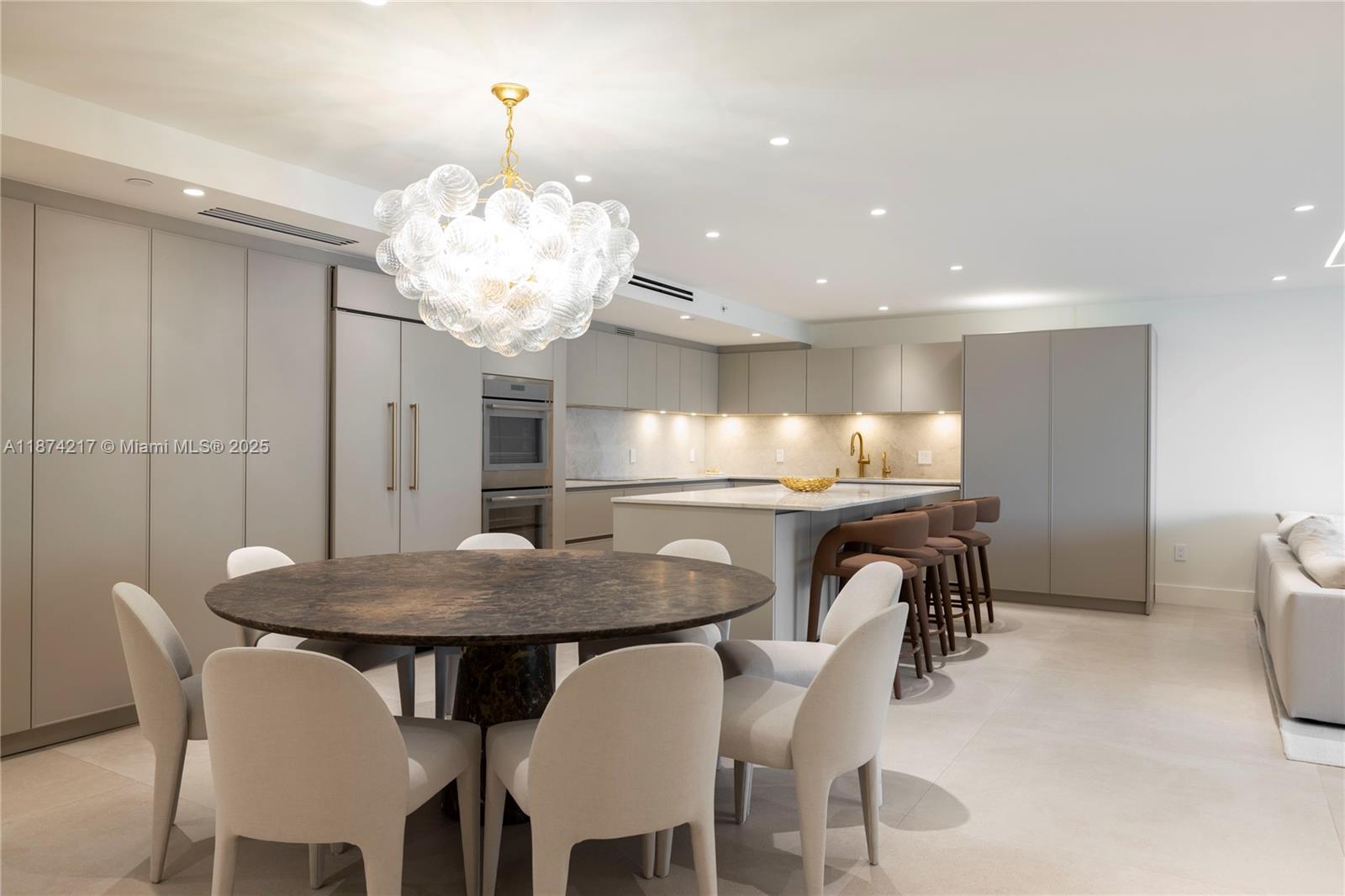 KENILWORTH CONDO - Residential Lease