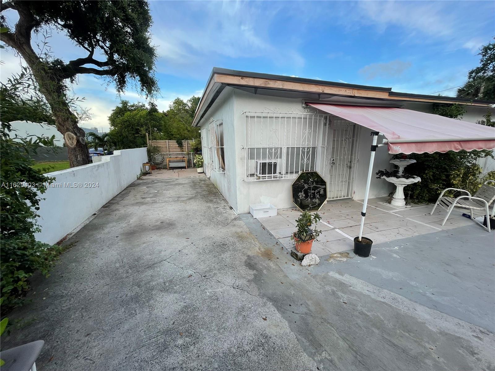 COLLEGE PARK - Residential Lease