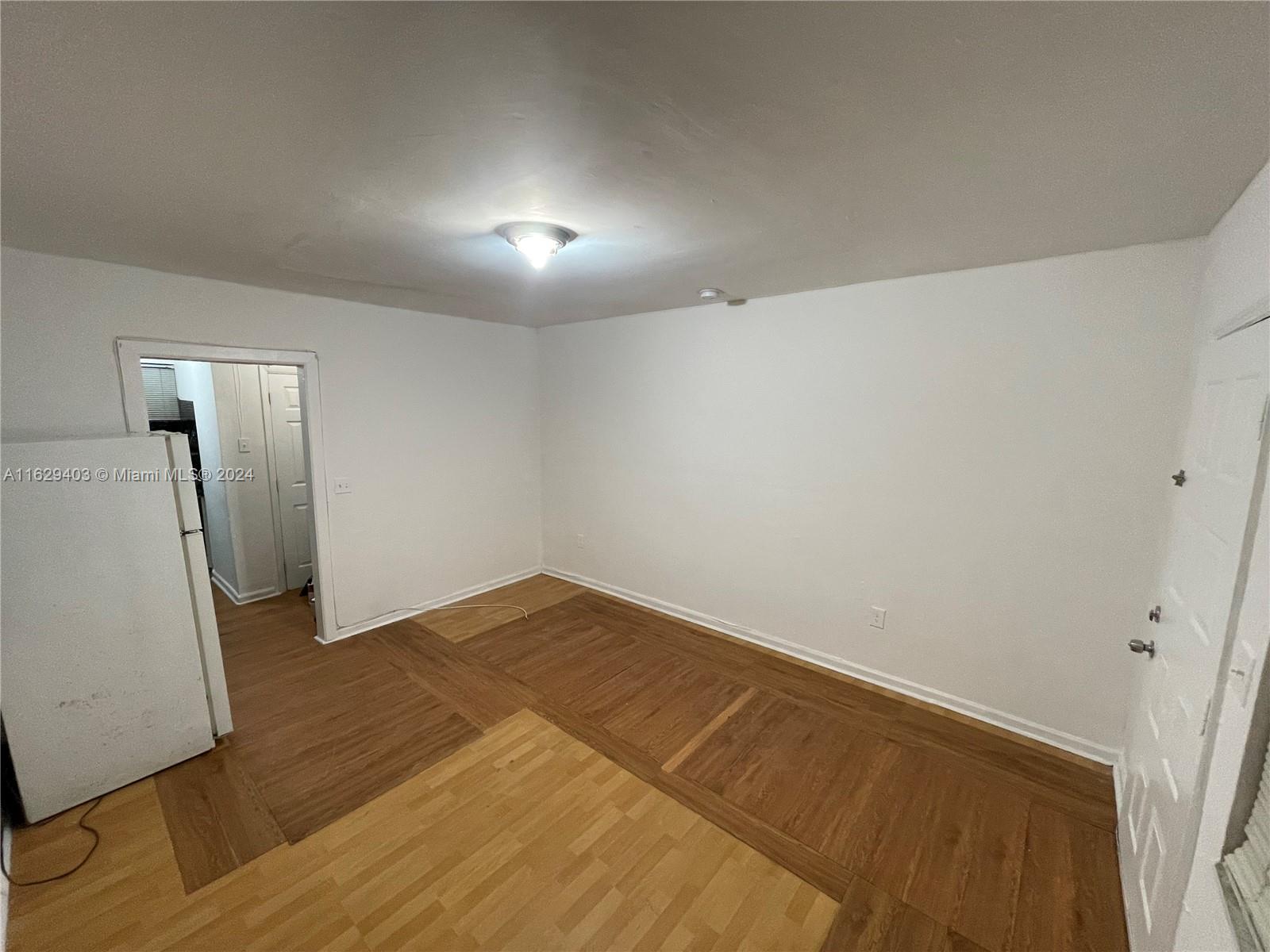 COLLEGE PARK - Residential Lease