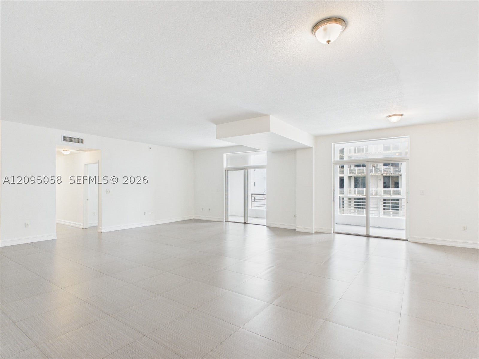 425 NE 30th St 701