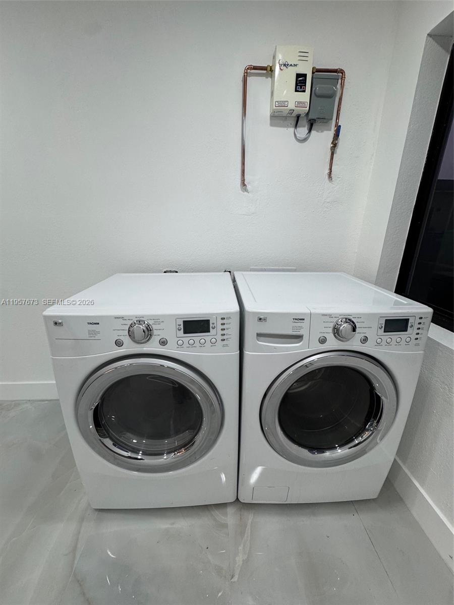 AMD PLAT OF TROPICS - Residential