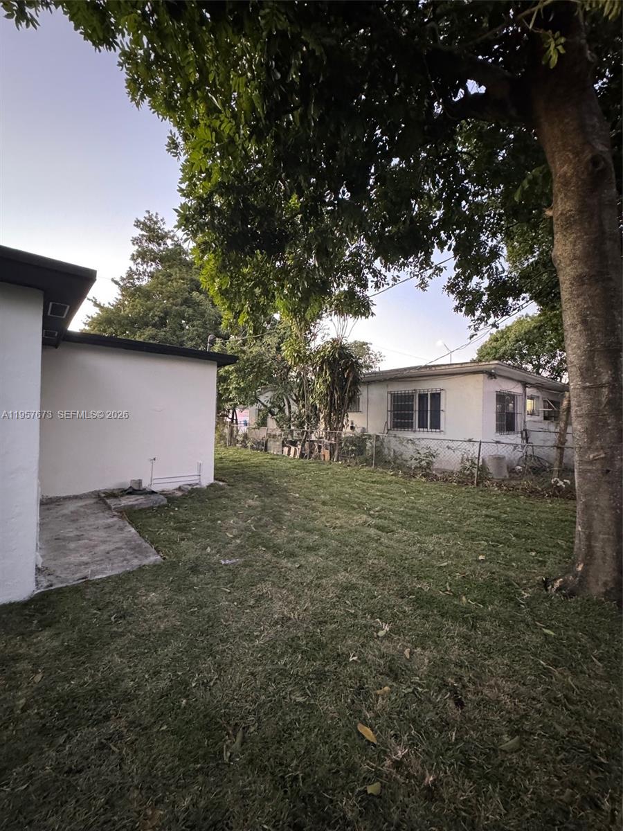 AMD PLAT OF TROPICS - Residential