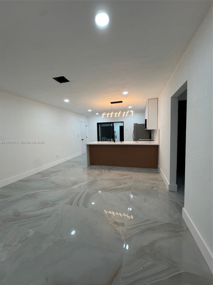 AMD PLAT OF TROPICS - Residential