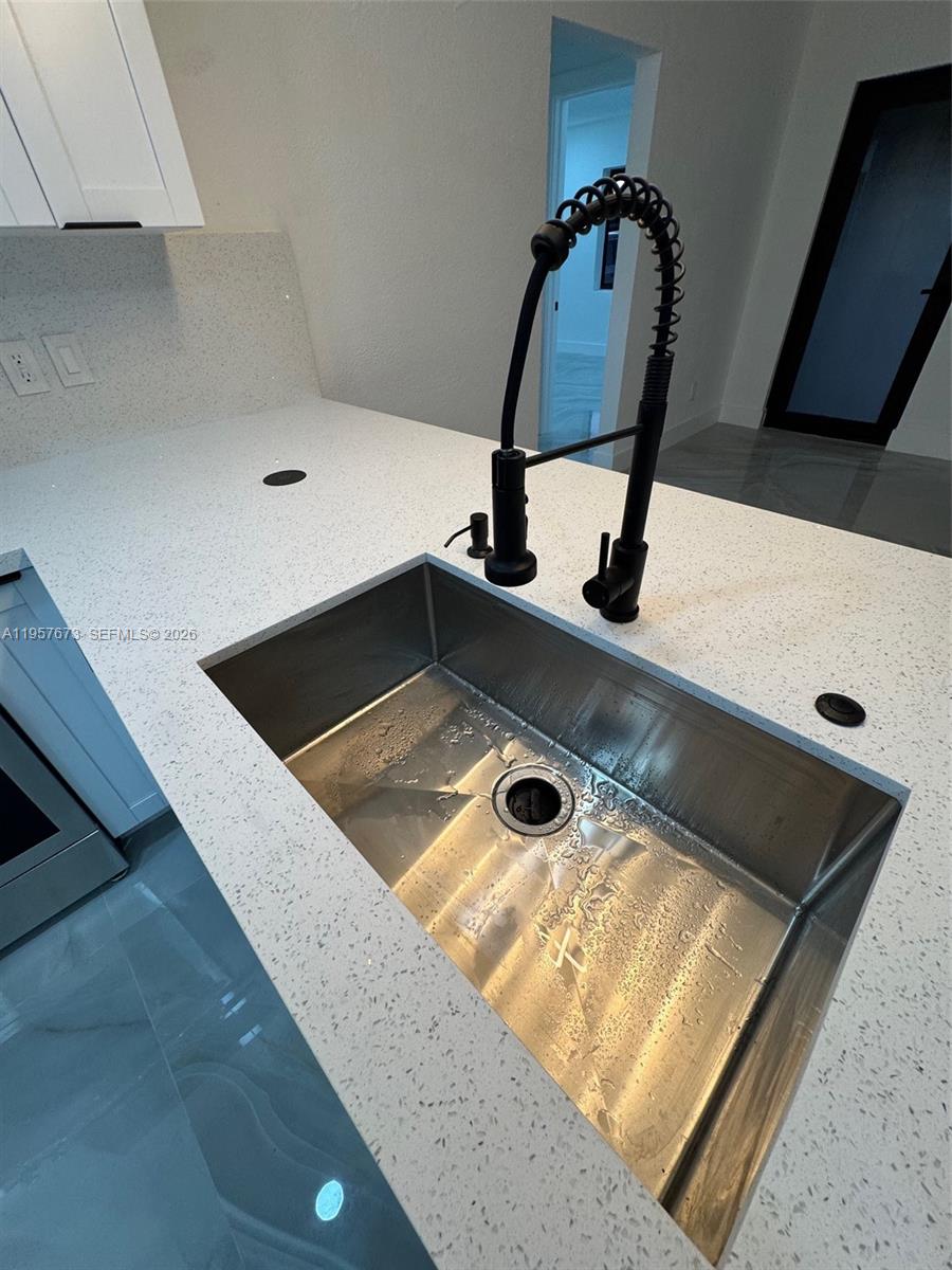 AMD PLAT OF TROPICS - Residential