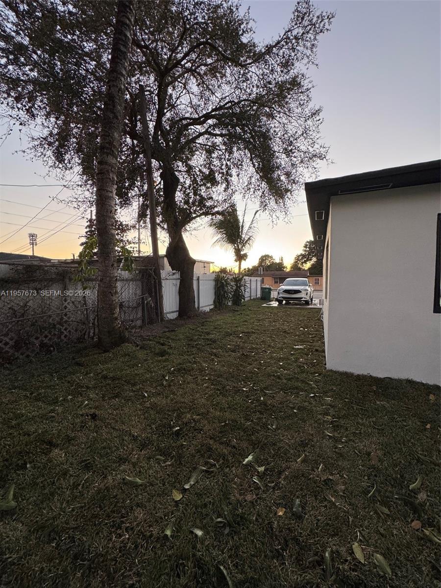 AMD PLAT OF TROPICS - Residential