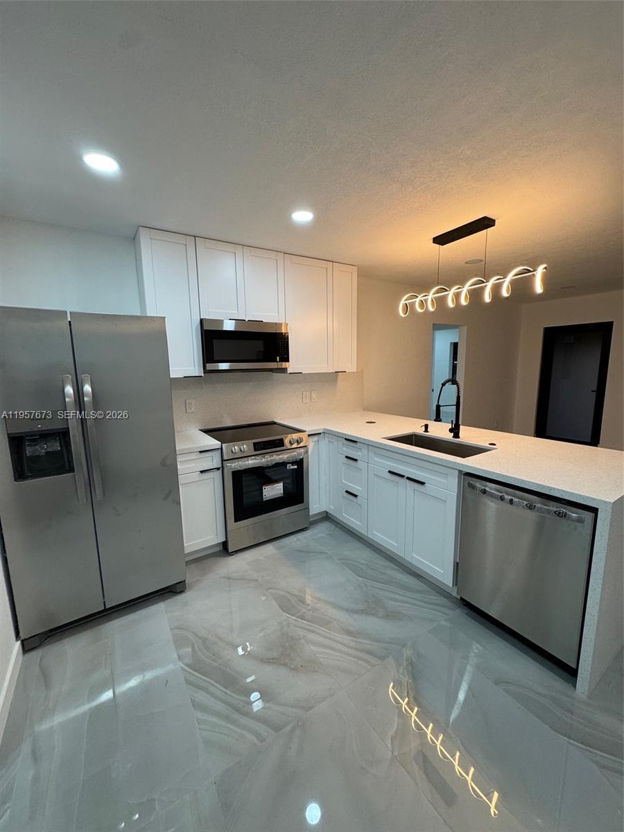 AMD PLAT OF TROPICS - Residential