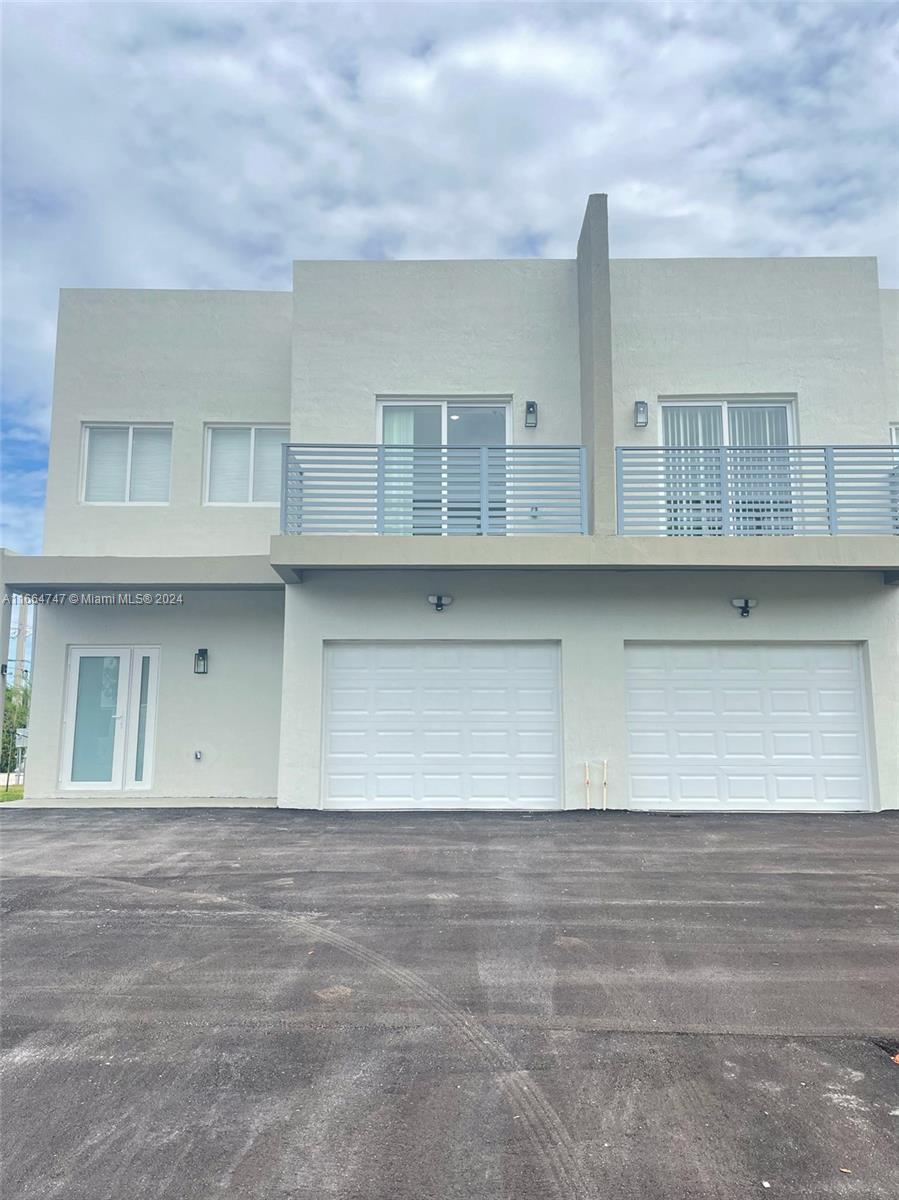 AIRPORT VISTA - Residential Lease