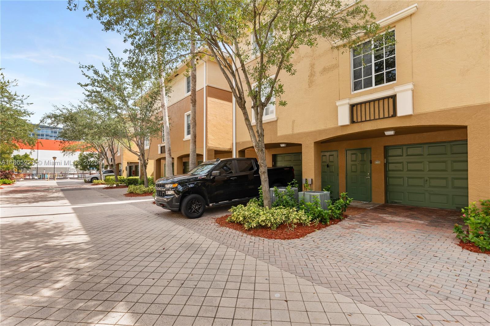 AVENTI AT AVENTURA CONDO - Residential