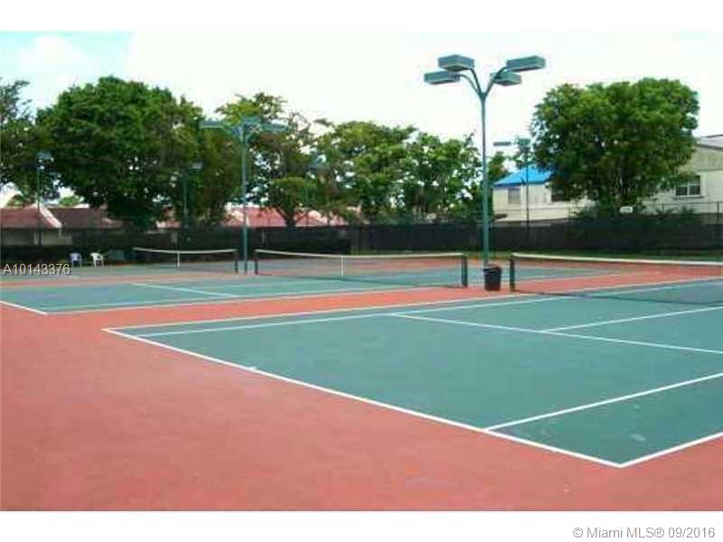The Courts At Kendall Con - Residential Lease