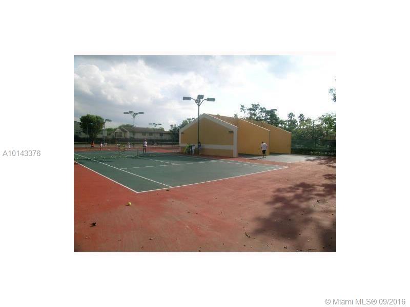 The Courts At Kendall Con - Residential Lease