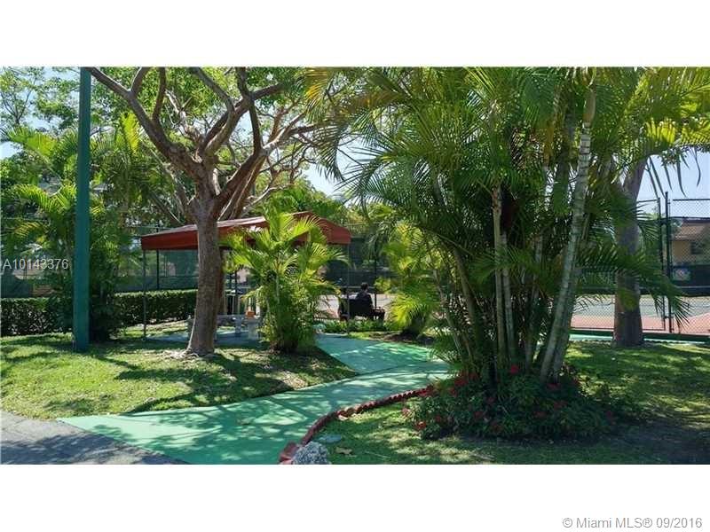 The Courts At Kendall Con - Residential Lease