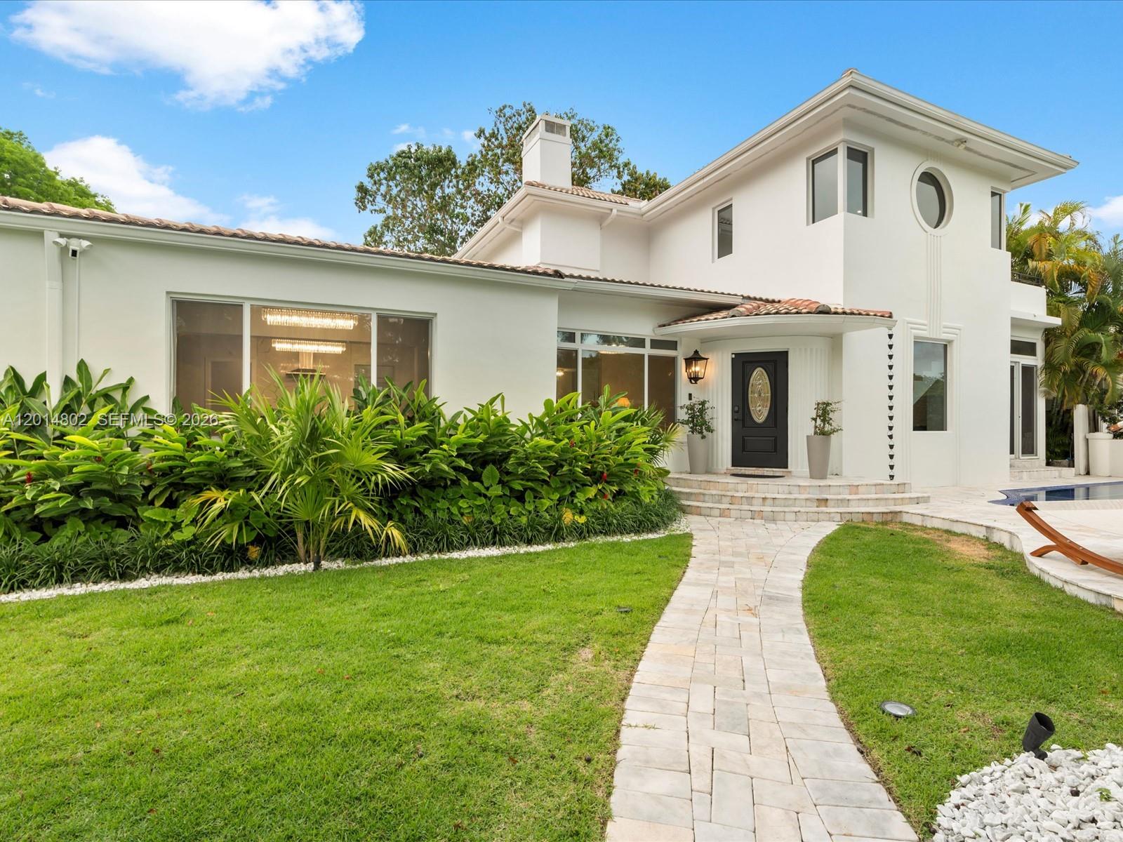825 SW 23rd Rd 1