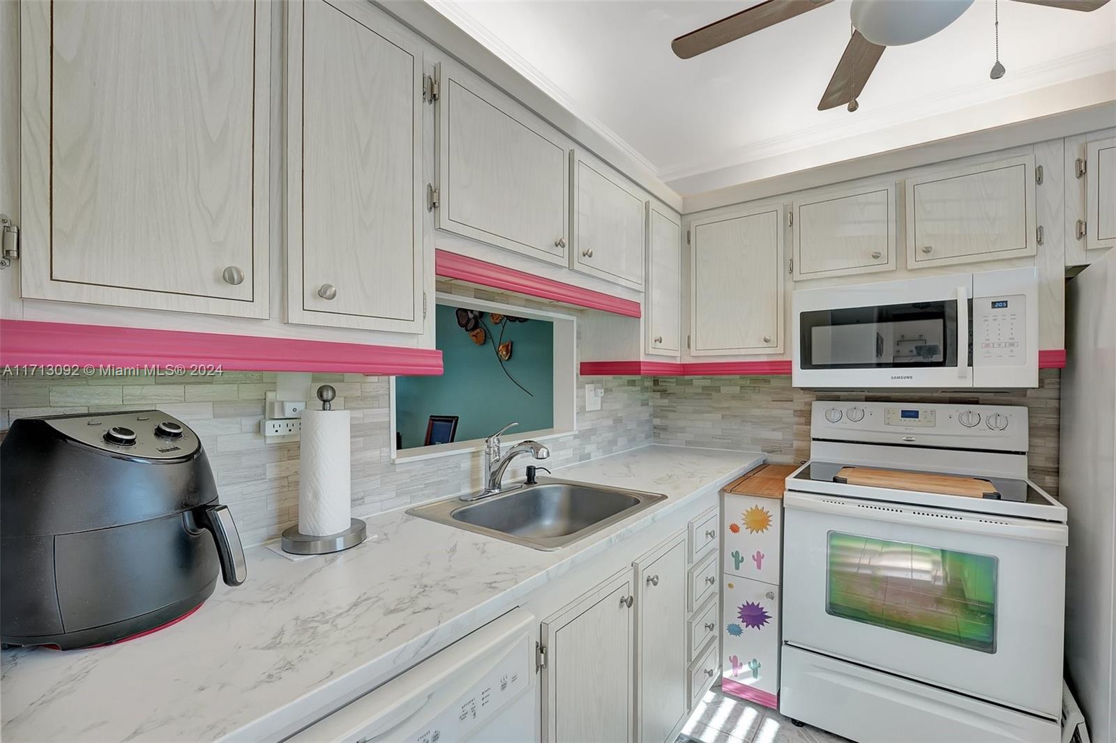 ALOHA GARDENS CONDO - Residential