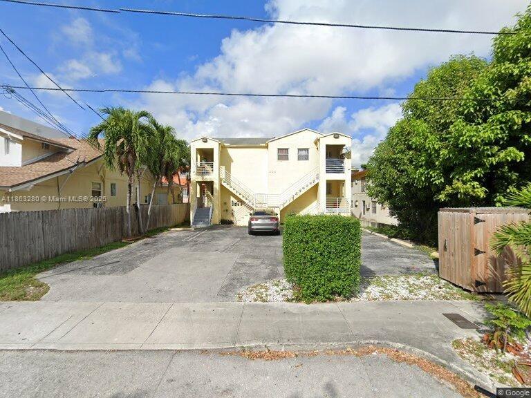 For rent renovated 2 Bedroom / 1 Bath unit with an amazing location is READY TO MOVE IN! Enjoy this apartment located within minutes from Downtown, Brickell, Miami River, Little Havana, major restaurants, and easy access to I-95.
